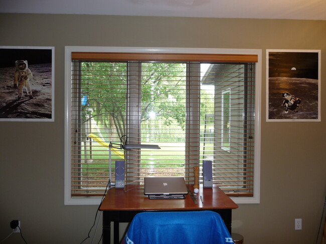 Building Photo - 2704 Cherry Hills Dr