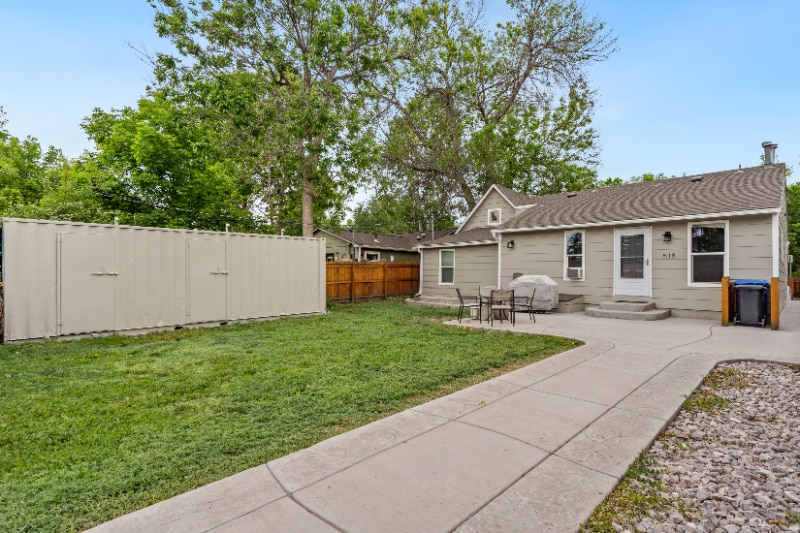 Building Photo - 514 E 1st St