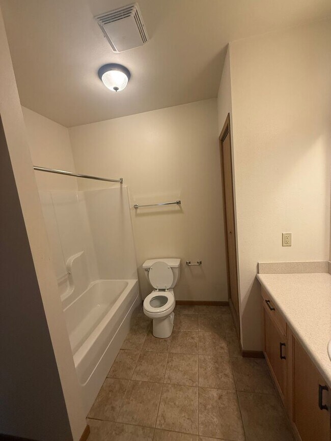 Building Photo - 901 Kearney St