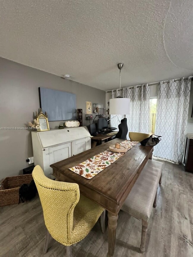 Building Photo - 8423 SW 137th Ave