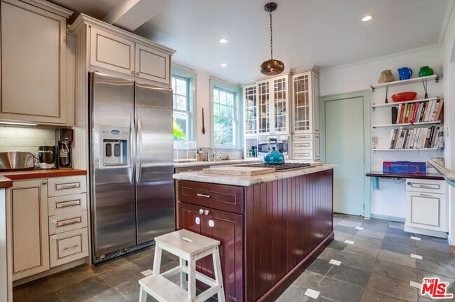 Building Photo - 2154 Willetta Ave N