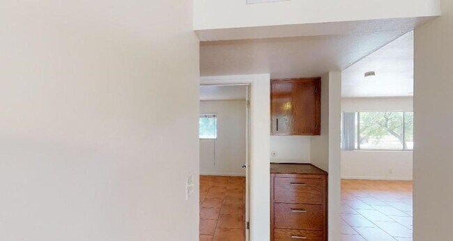 Building Photo - For Rent