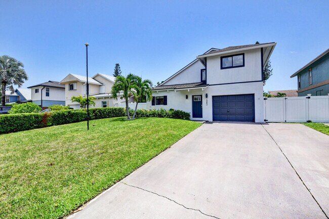 Building Photo - 2482 Sundy Ave