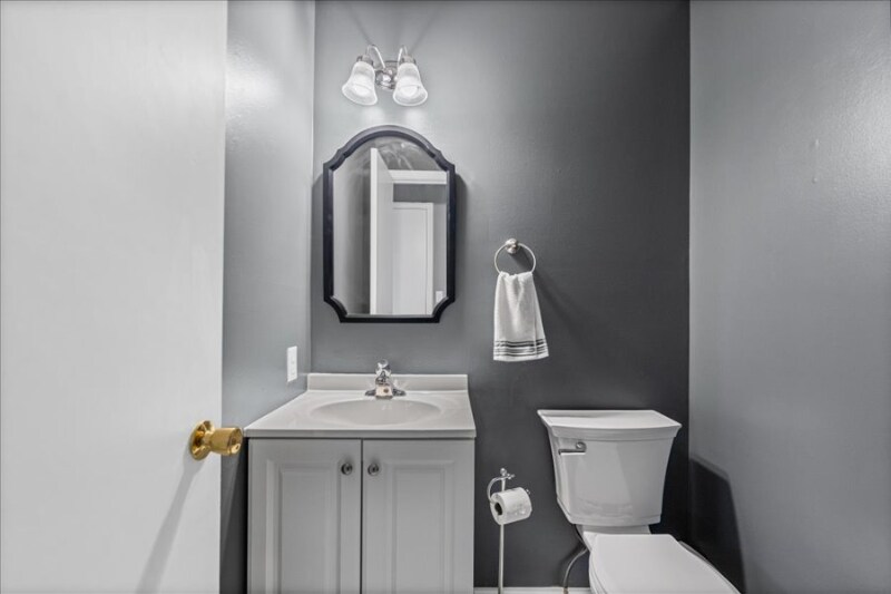 Building Photo - 2417 Hartford Rd