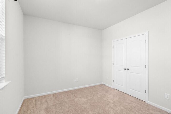 Building Photo - Luxury Living Begins at Home: Where Every Day Feels Like a Retreat; 5BR/3BA, Office