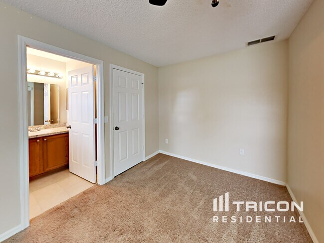 Building Photo - 2880 Lockwood Boulevard Deltona FL