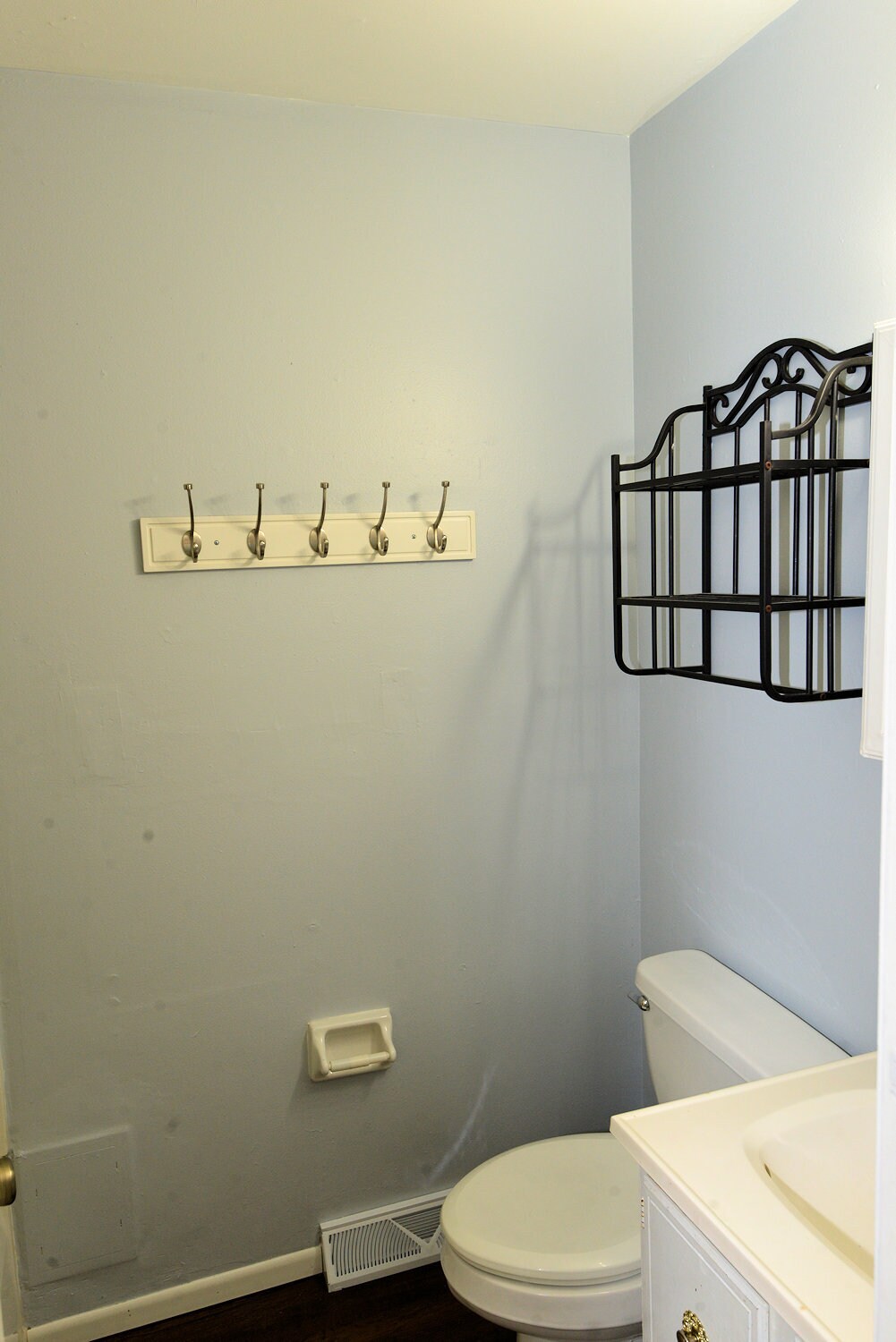 Full Bath 2nd Floor - 125 S 18th St