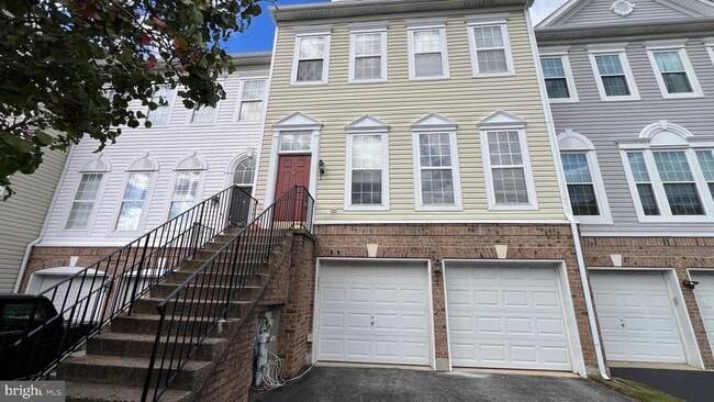Building Photo - 822 W Boxborough Dr