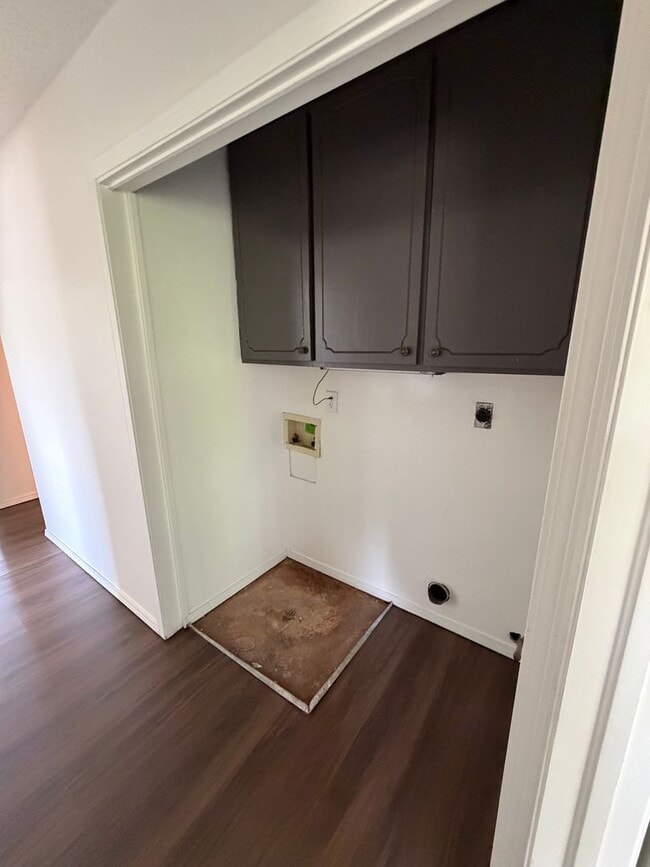 Building Photo - Spacious 4 Bed Home in Prime Claremore Location