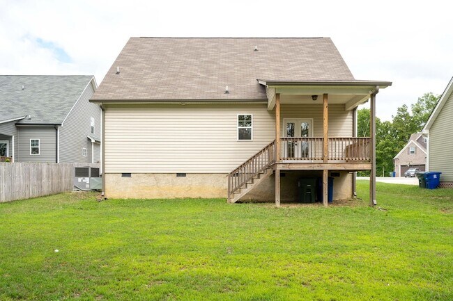 Building Photo - 1725 Oakvale Dr