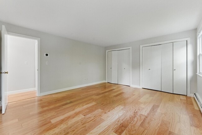 Building Photo - 121 Indian Meadow Dr