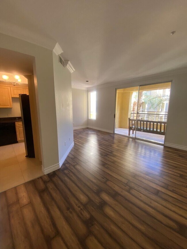 Building Photo - Gorgeous unfurnished 1 bedroom at the fabulous Meridian