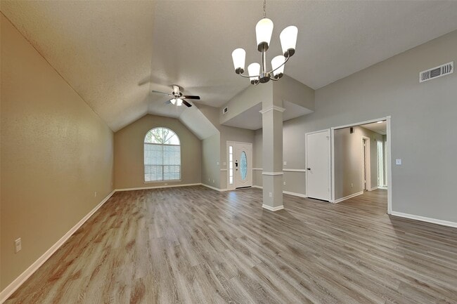 Building Photo - 79 Rockridge Dr