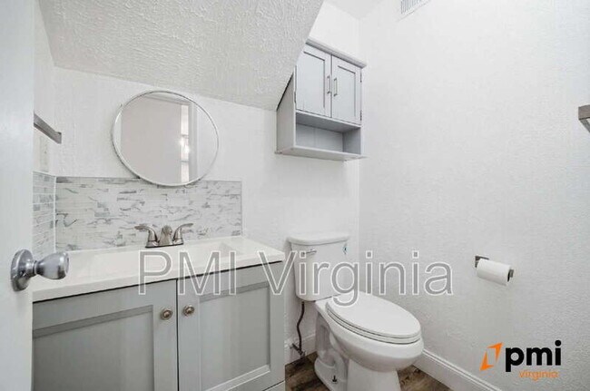 Building Photo - 1143 Clear Springs Rd