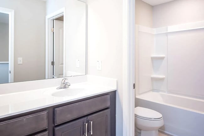 Building Photo - 1910 Pennypacker Ln