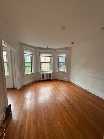 Building Photo - 122 Riverway