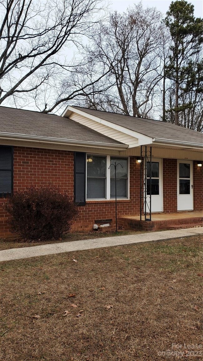 Building Photo - 2660 Aden Ave