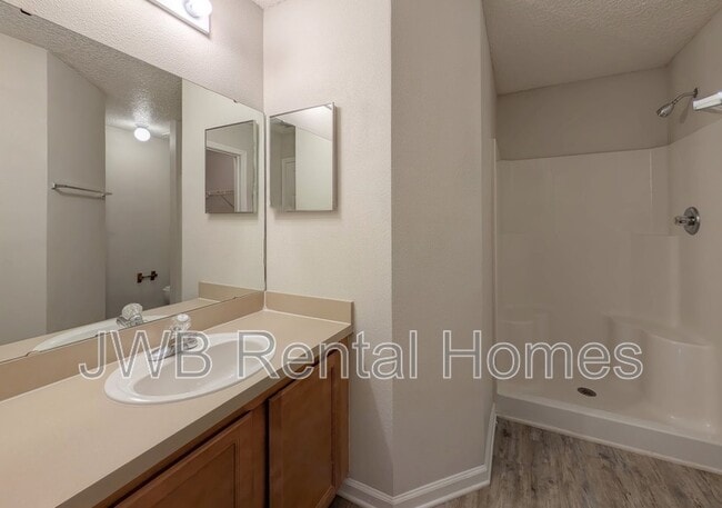 Building Photo - 8475 McGirts Village Ln