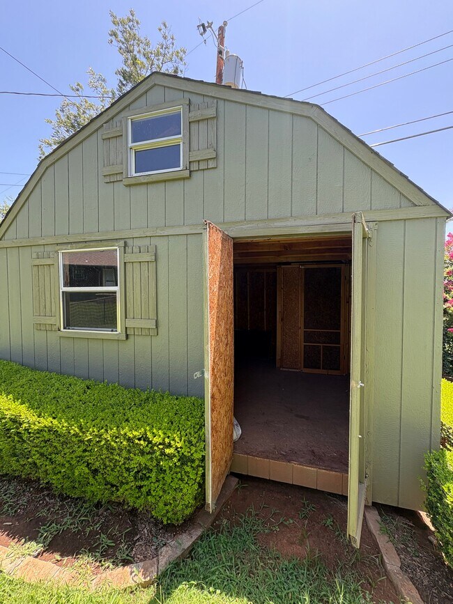 Building Photo - 220 Tullahoma Dr
