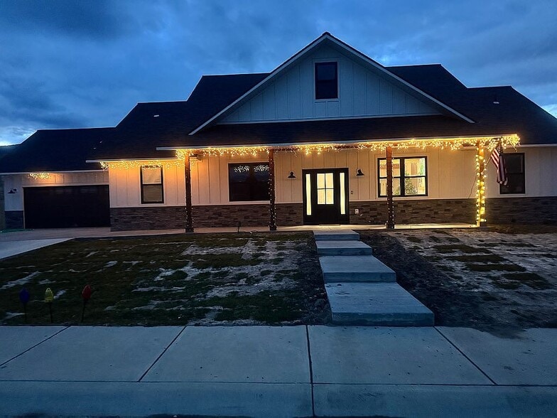 Building Photo - 104 Easy St