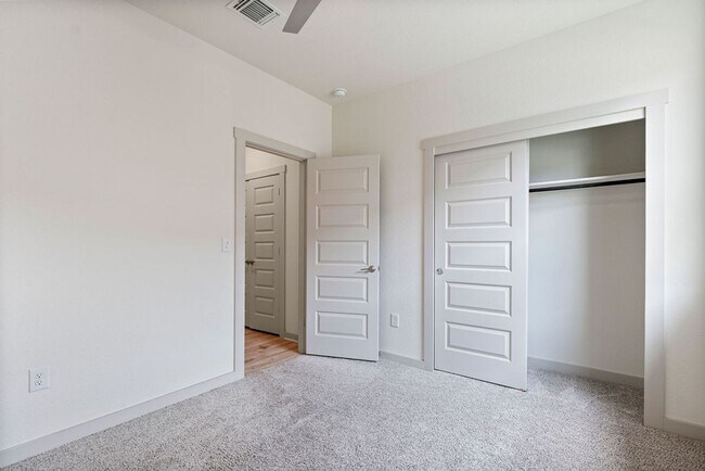 Building Photo - Beautiful 4 bedroom, 2 bathroom home in Pioneer Hill!!!