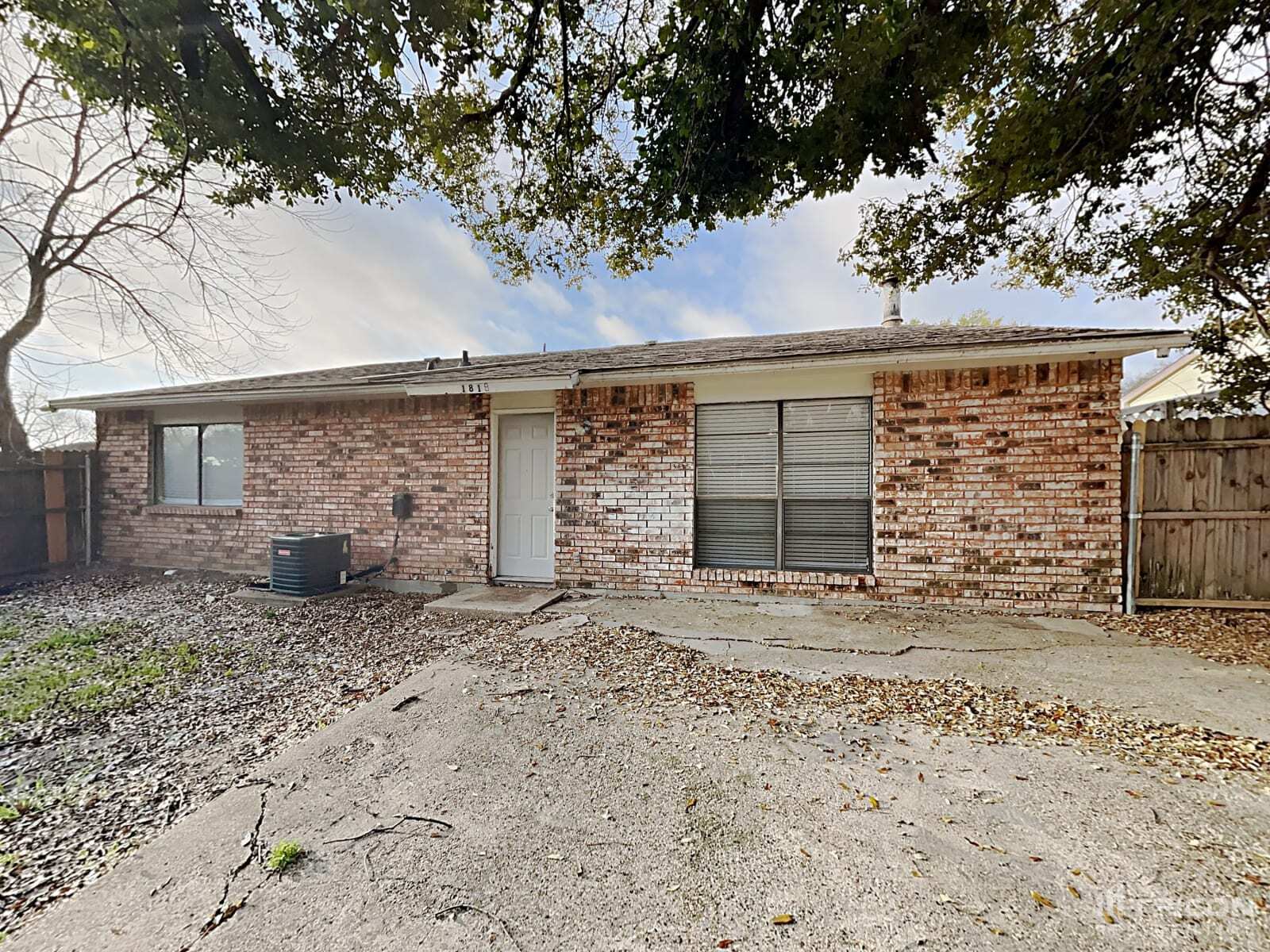 Building Photo - 1818 Pilot Way