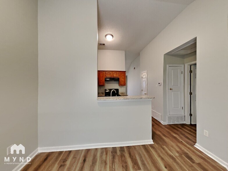 Building Photo - 5624 Kaitlyn Dr W