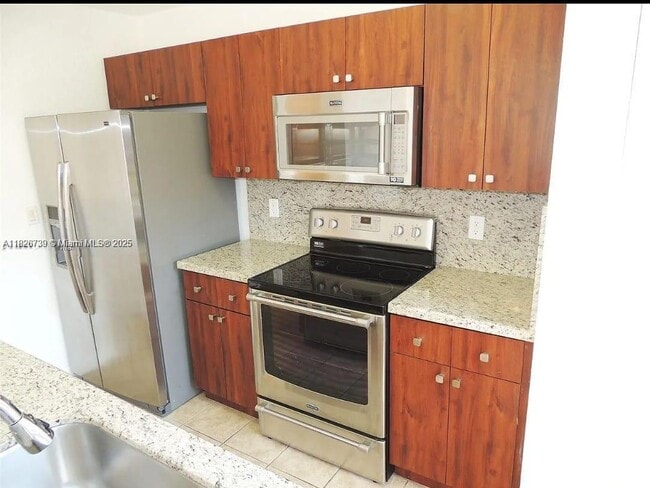 Building Photo - 4931 N Harbor Isles Dr