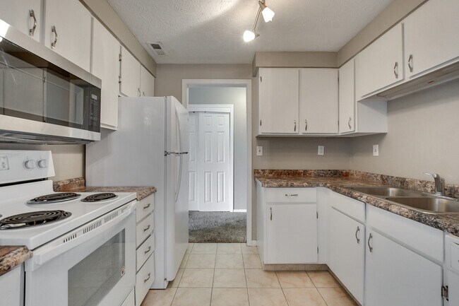 Building Photo - 500 S 37th St