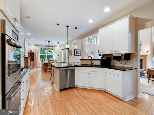 Building Photo - 27 Bodine Dr