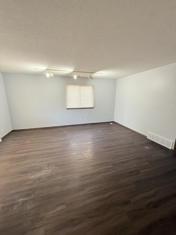 Building Photo - 509 Sunnyside Ln