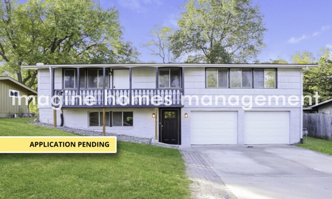 Primary Photo - Freshly Renovated 3 Bedroom 1.5 Bath Home ...