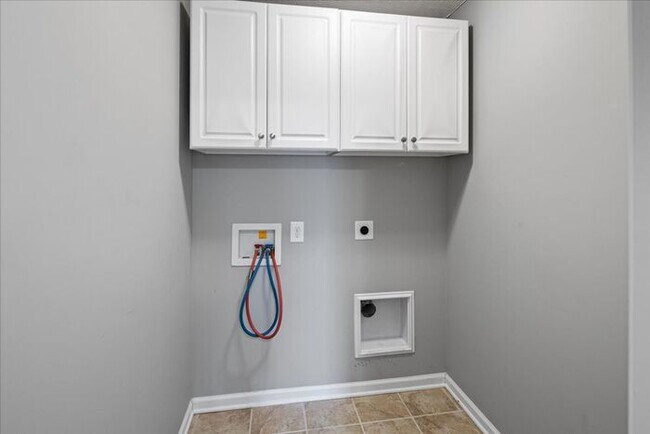Building Photo - 3 Bedroom 2.5 Bath home in Grays Creek