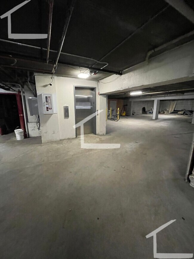 Building Photo - 9/1 Packards Corner near BU  Modern 2 bed Heat hw Included Garage Available