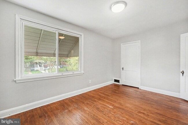 Building Photo - 828 St Dunstans Rd