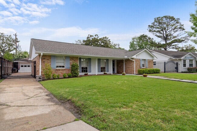 Building Photo - 6158 Burgoyne Dr.