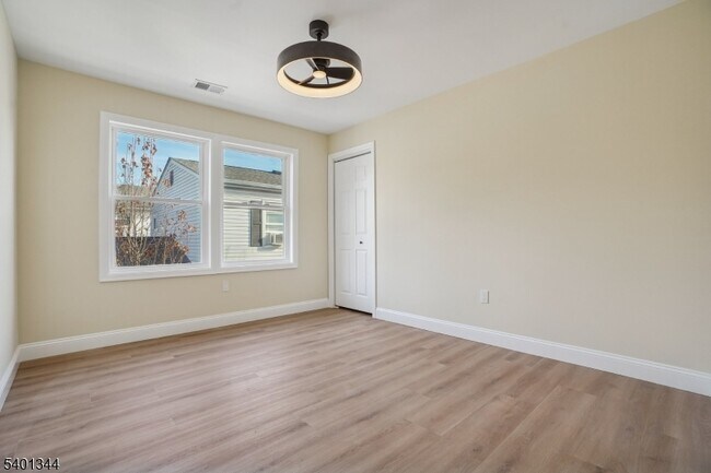 Building Photo - 11 Washington Ave