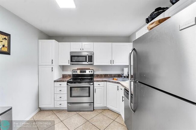 Building Photo - 2534 NW 49th Terrace