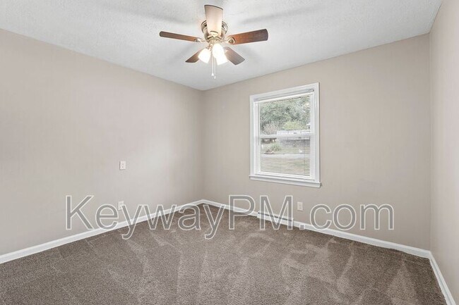 Building Photo - 1823 Pisgah Rd