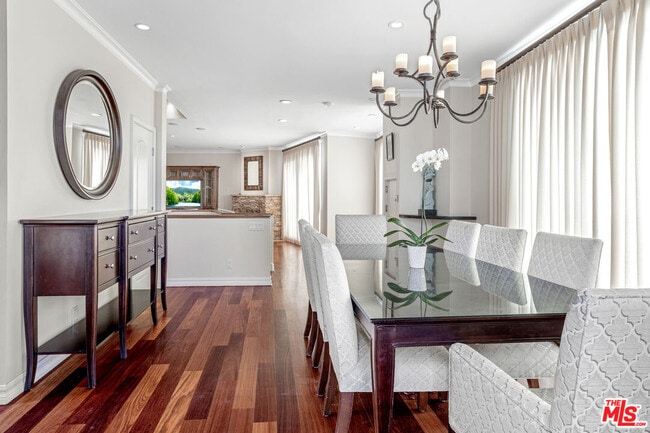 Building Photo - 318 26th St