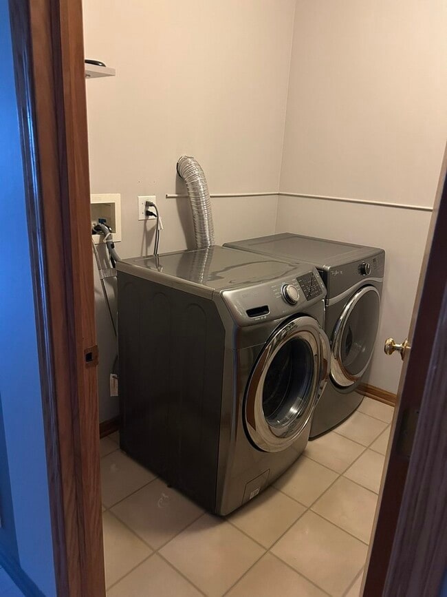 Building Photo - 761 Dillon Ct