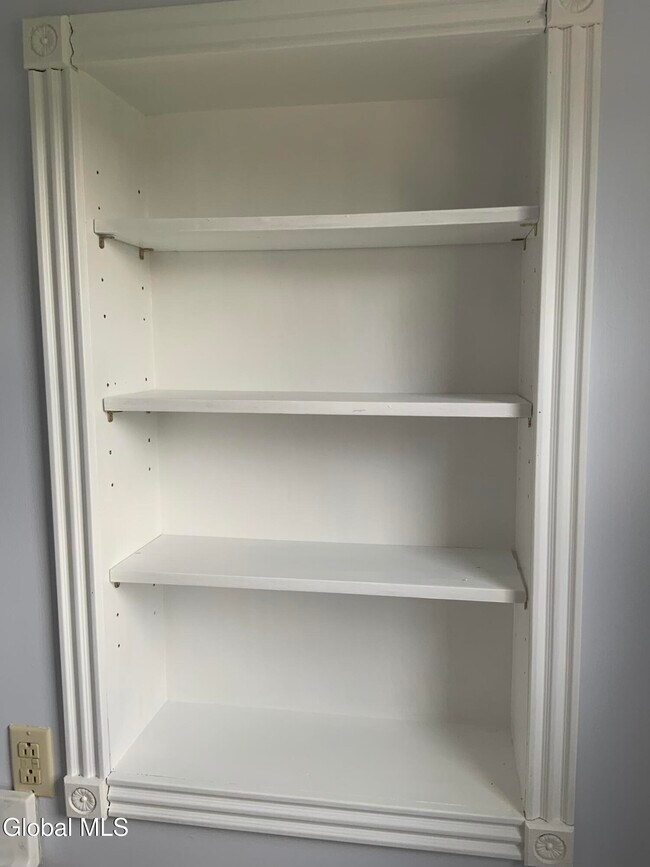 Building Photo - 160 Jackson St