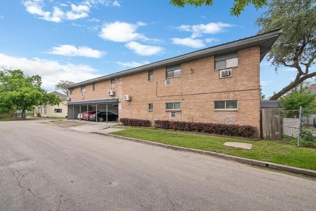 Building Photo - 4811 Oakland St