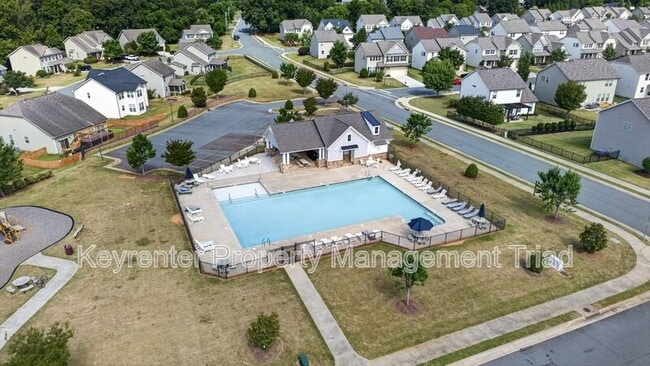 Building Photo - 504 Eagles Wy