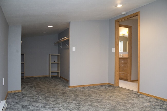 Building Photo - 4239 SE 141st Ave