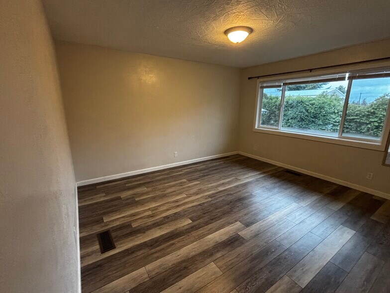 Bedroom - 6971 Rainbow Dr SE