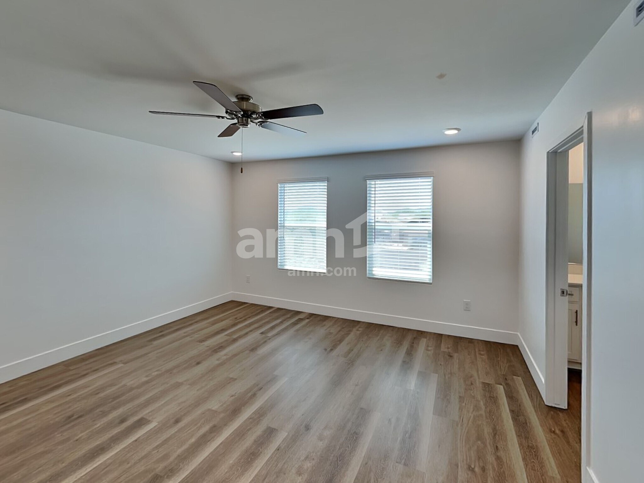 Building Photo - 9559 E Friedel Dr