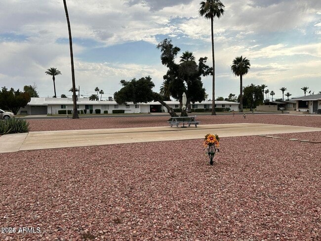 Building Photo - 10362 W Oakmont Dr