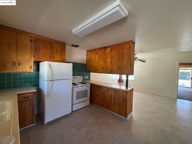 Building Photo - 4764 Sellers Ave