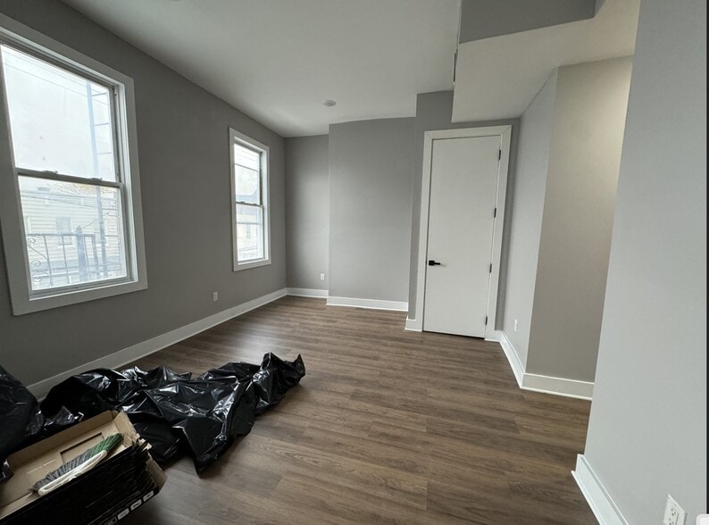 Unit 3 - 324 Old Bergen Rd